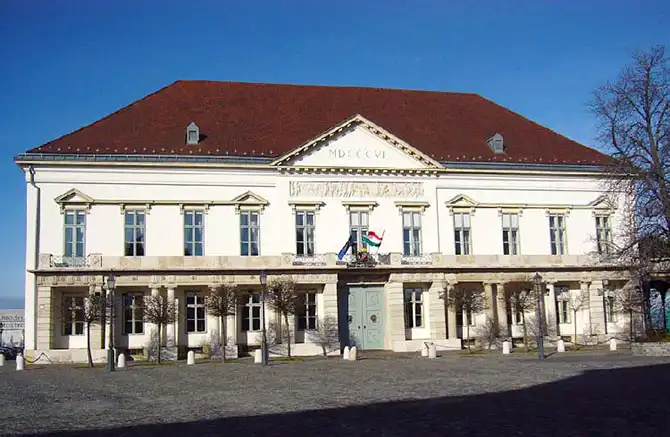 28 резиденций глав Первого и Второго мира