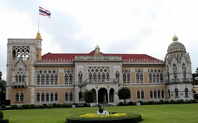 28 резиденций глав Первого и Второго мира