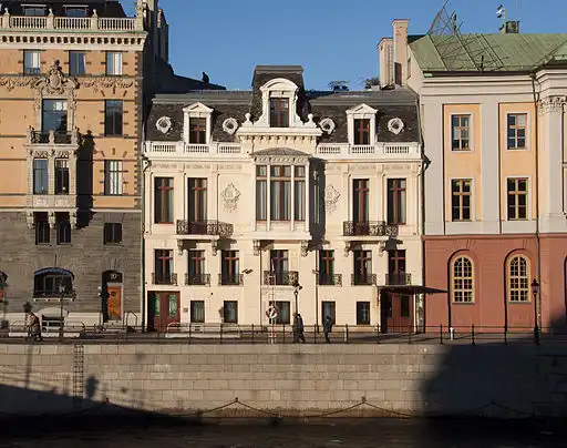 28 резиденций глав Первого и Второго мира