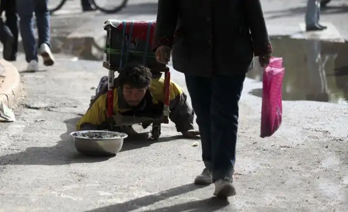 Разоблачение калеки-попрошайки