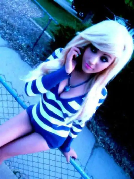 Девушки-эмо