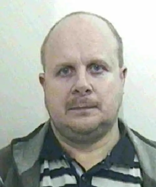 Конопляная оранжерея в транспортировочном контейнере под землей...