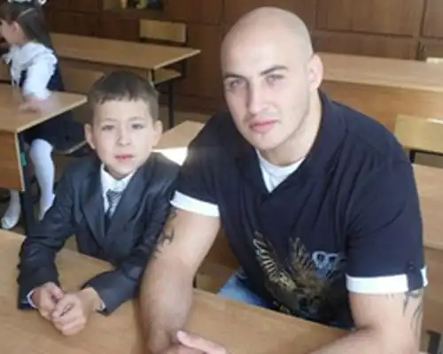 Знаменитый спортсмен осквернил памятник