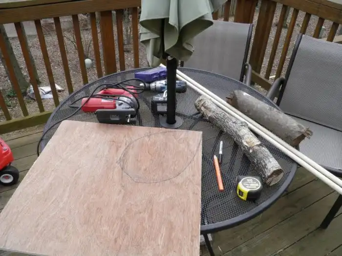 Оригинальный самодельный стенд для сладкого