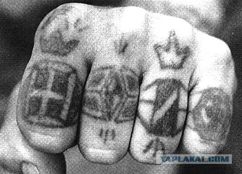 Мода на тюремные наколки...