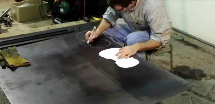 Уникальная скрипка из железа