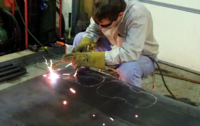 Уникальная скрипка из железа