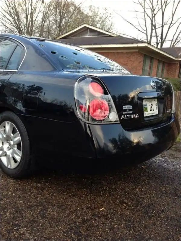 Град размером с бейсбольный мяч в США