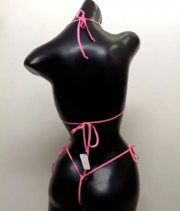 Креативный купальник для нескромных девушек