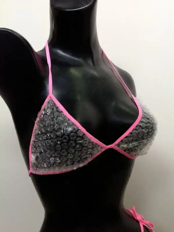 Креативный купальник для нескромных девушек