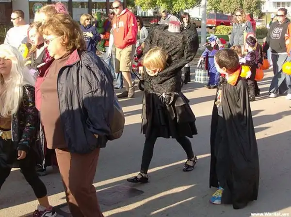 Безголовая девочка