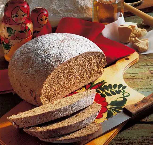 Оштрафовали за хамское отношение к хлебу