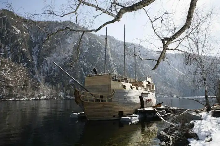 Корабль "Пиратов Карибского моря" в селе Черемушки