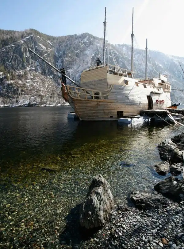 Корабль "Пиратов Карибского моря" в селе Черемушки