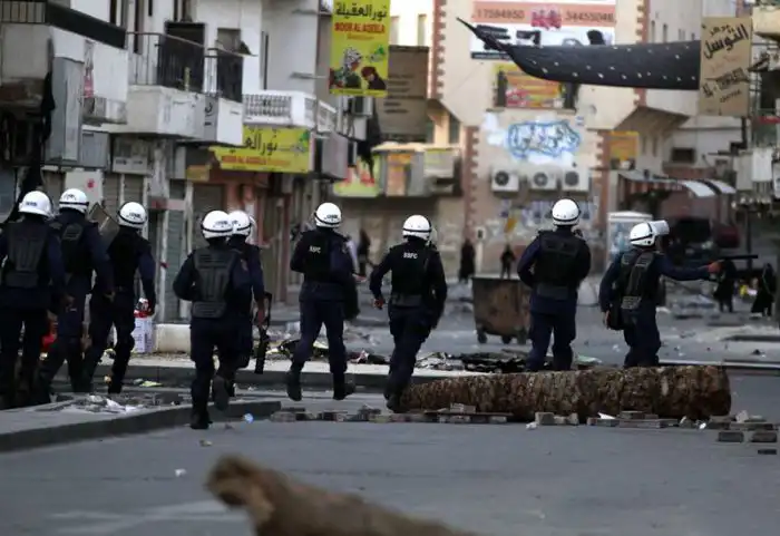 Оппозиционер загорелся из-за неосторожности с бензиновой бомбой