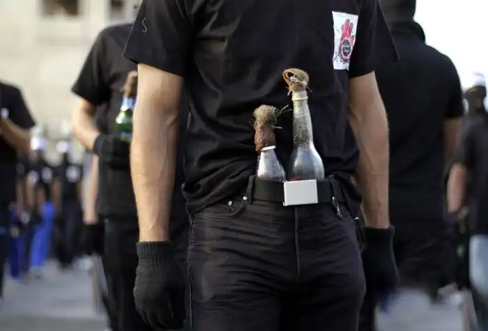 Оппозиционер загорелся из-за неосторожности с бензиновой бомбой