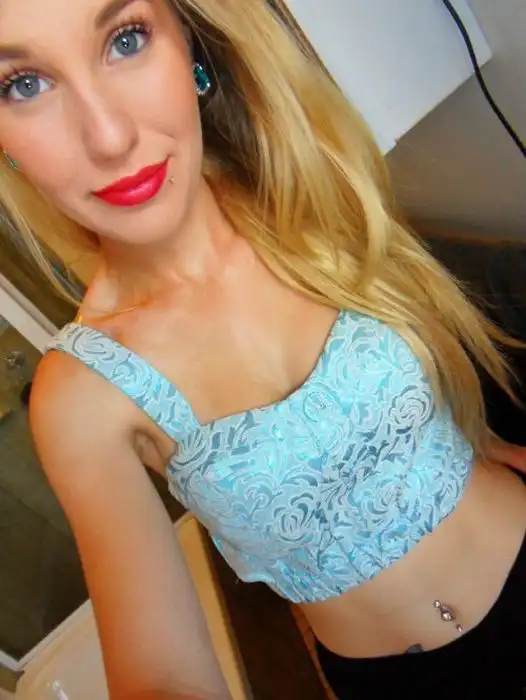 Подборка девушек, фотографирующих себя