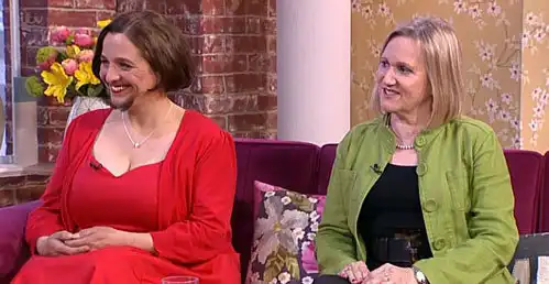 Бородатая женщина чувствует себя естественной и сексуальной