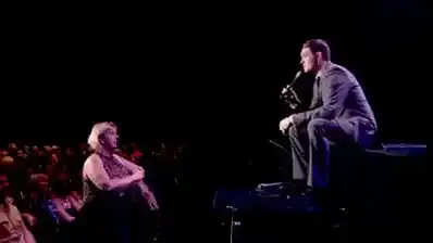 Настойчивая мама на коцерте Michael Buble
