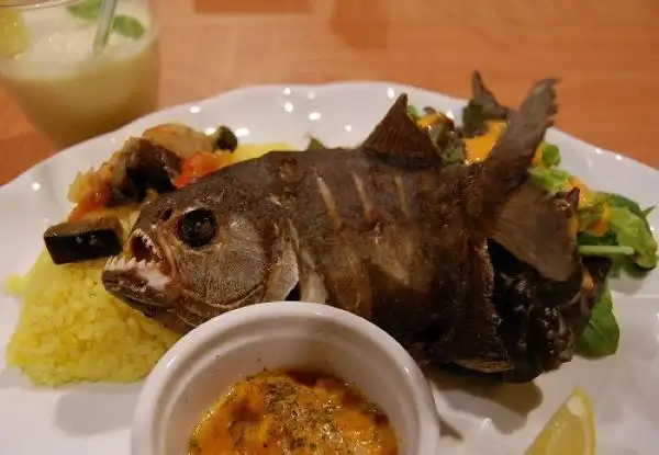 Жареная пиранья - деликатес для людей со слабым обонянием