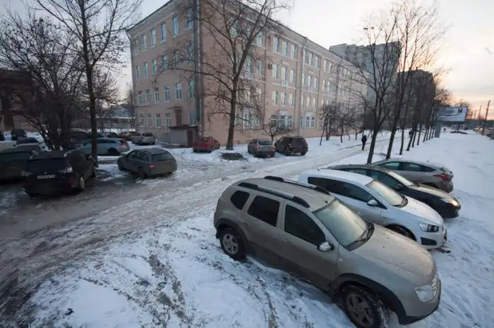 Беспардонная езда по тротуарам Питера