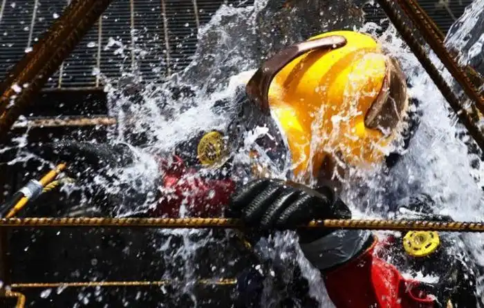 Безумно грязная работа