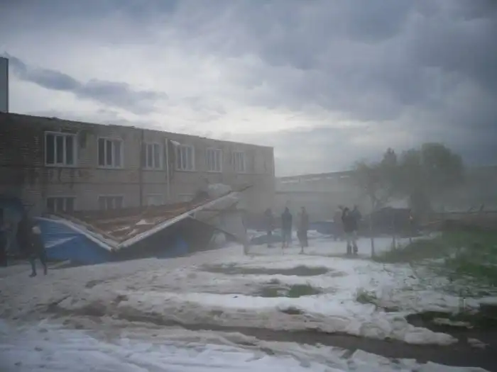 Сильнейший град в Погаре уничтожил посевы и повредил дома