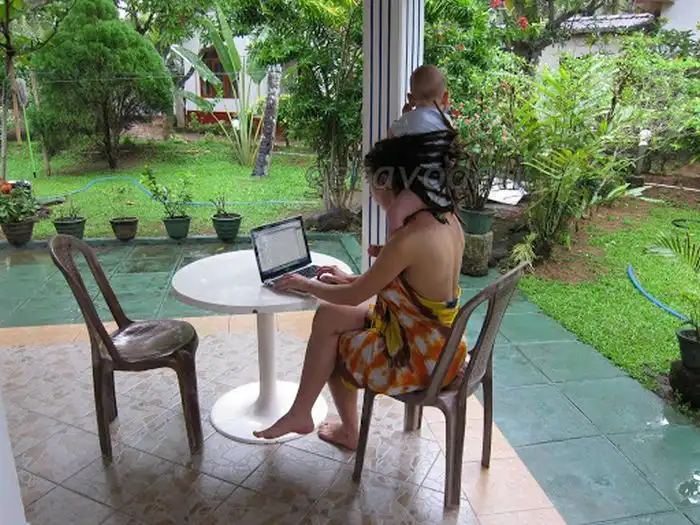 Зачем молодой маме дреды?