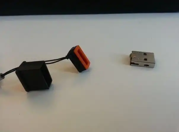 Как китайцам удается делать такие маленькие флешки