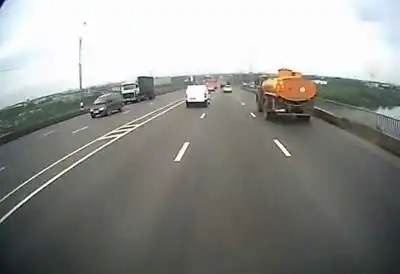 Отказали тормоза.