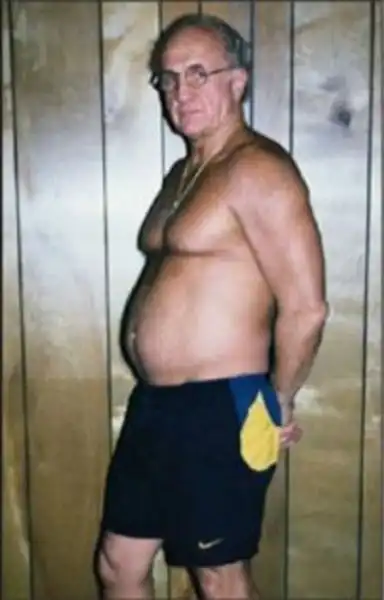 74-летний дедуля на старости лет стал качком