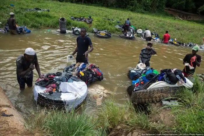 Необычная традиция массовой стирки
