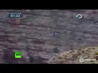 Канатоходец над ущельем