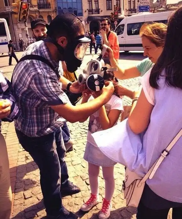 Беспорядки и массовый протест на улицах Стамбула в Турции