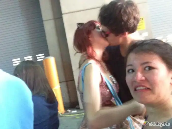 Фотобомберша недели