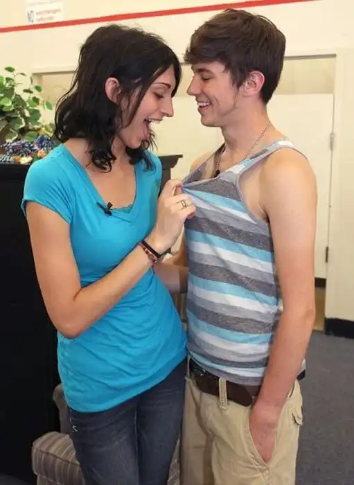 Странная влюбленная парочка