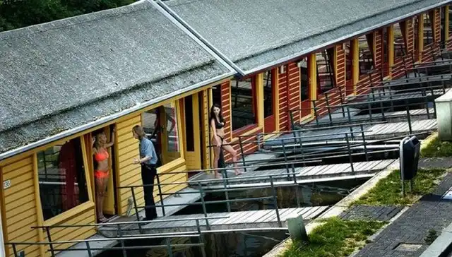 Проблема плавучих борделей города Урехта