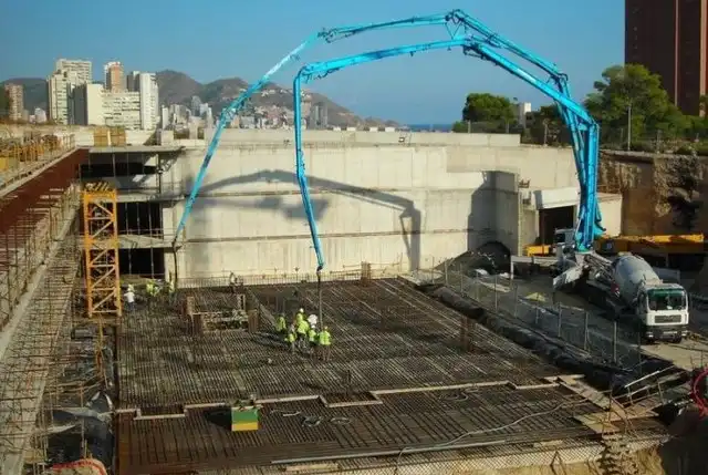 В 47-этажном небоскребе забыли построить лифт