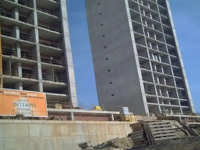 В 47-этажном небоскребе забыли построить лифт