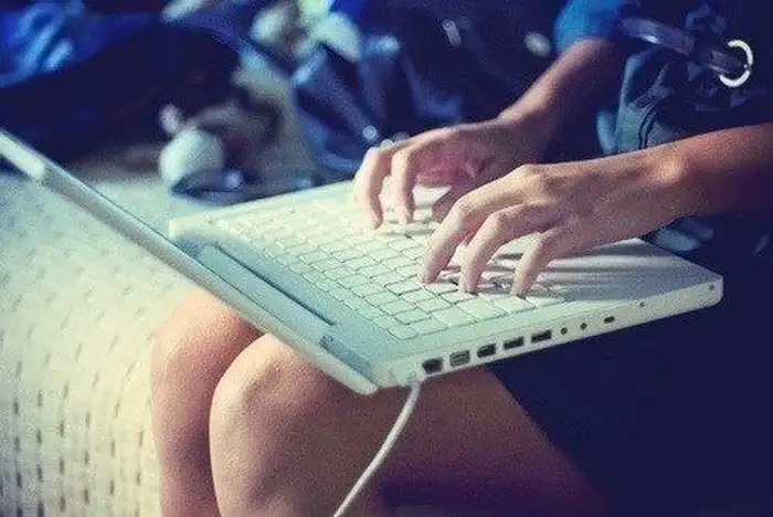 Необычные условия тату-мастера