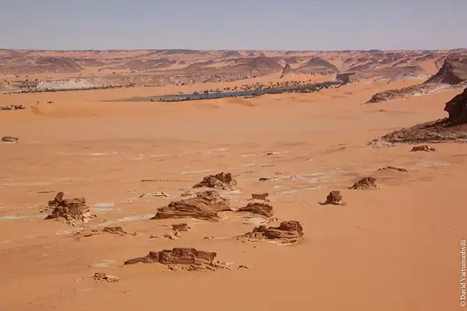 Оазисы в бесконечном море песков Африки