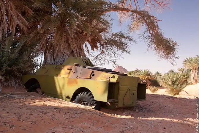 Оазисы в бесконечном море песков Африки