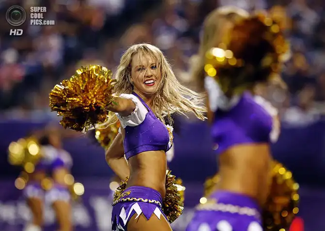 Чирлидерши на предсезонных играх