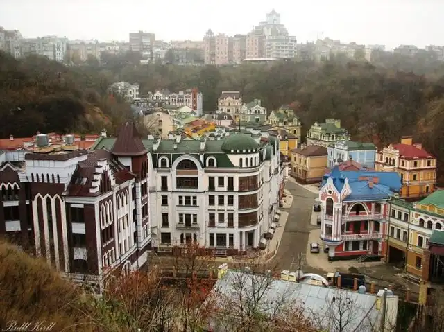 Элитный "город-призрак" в центре Киева