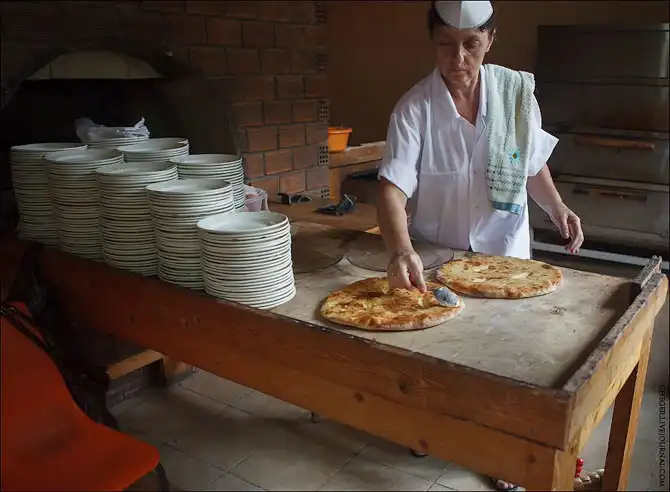 Как делается легендарный хачапури-лодочка