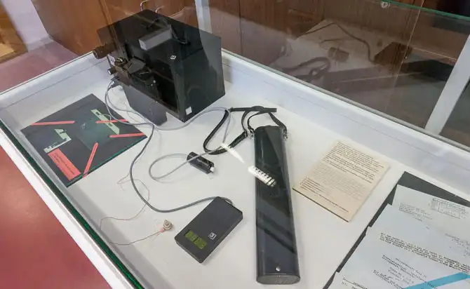 Шпионские приспособления в музее Штази