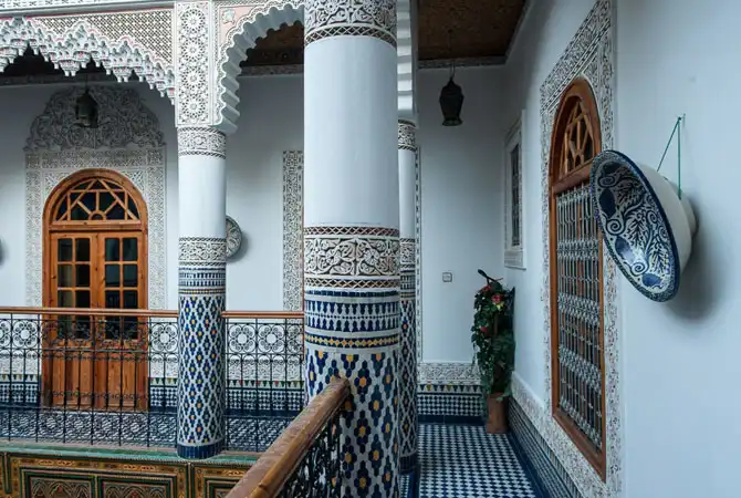 Прогулка по старейшему имперскому городу Марокко