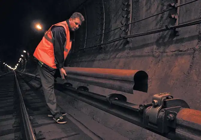 По ту сторону метро