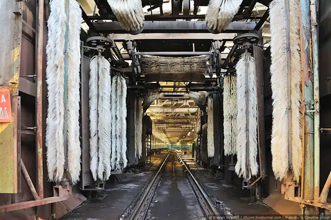 По ту сторону метро