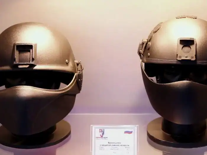 Новые высокопрочные шлемы для солдат от "Армокома"